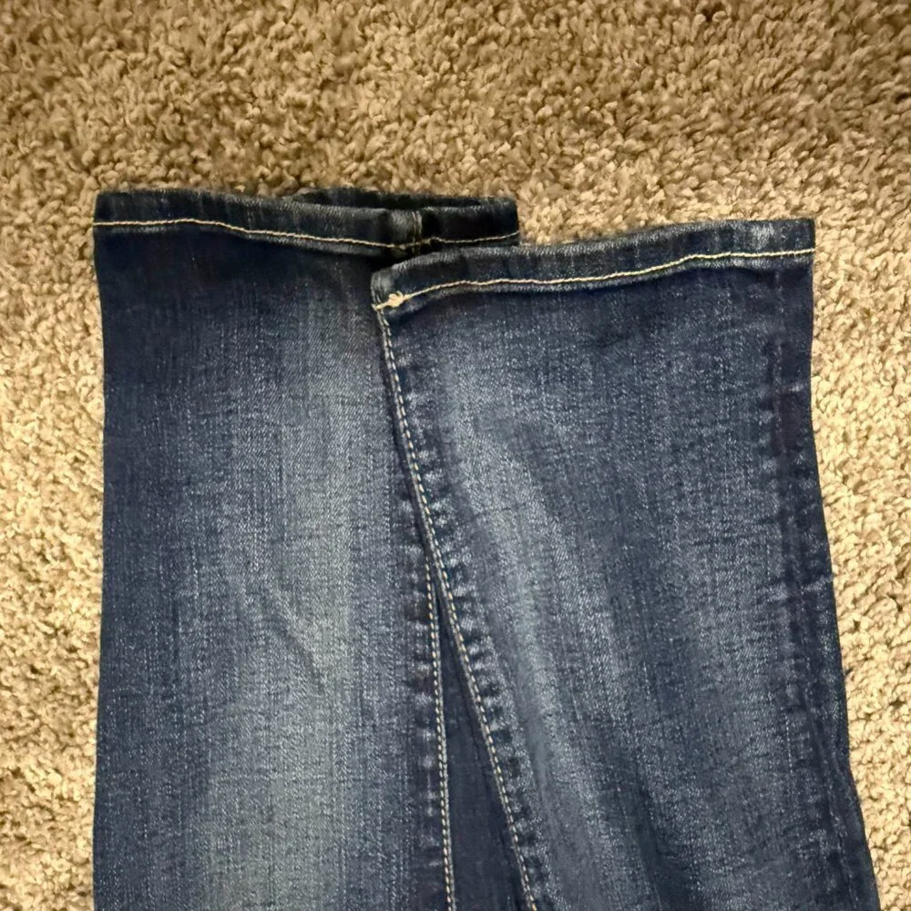 7 For All Mankind Slim Cigarette Jeans Size 28 Distressed EUC $189 - Picture 3 of 6